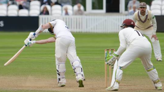 CC Essex (H) 2018 Aug Day 4 Adam Wheater c&amp;b Jack Leach