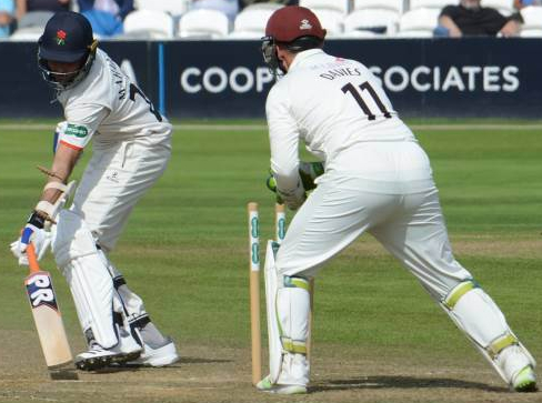 CC Lancs (H) Sept 2018 Day 2 Keshav Maharaj st Steve Davies bld Jack Leach Copyright Mike Williams