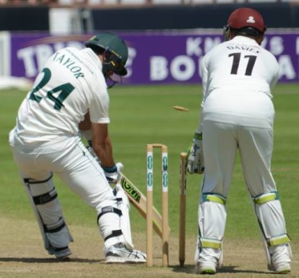 Day 3 Copyright Mike Williams Ross Taylor bld Roelof van der Merwe